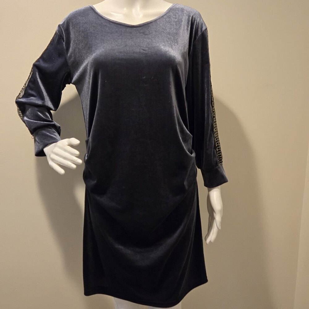 NWT Vicky & Lucas Gray Velvet Long Sleeved Dress M
